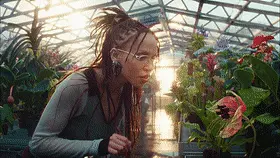 Gentle Monster 奇幻短片：重构花束想象