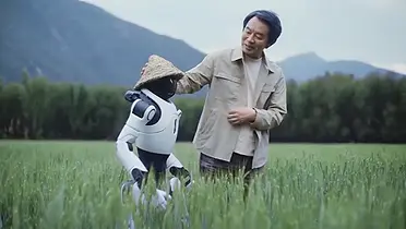 伊利世界读书日：刘震云开导起了机器人