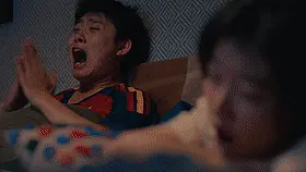 瑞幸的世界杯影片，困意十足