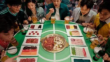 一瓶青岛啤酒，把世界杯变成“桌游”